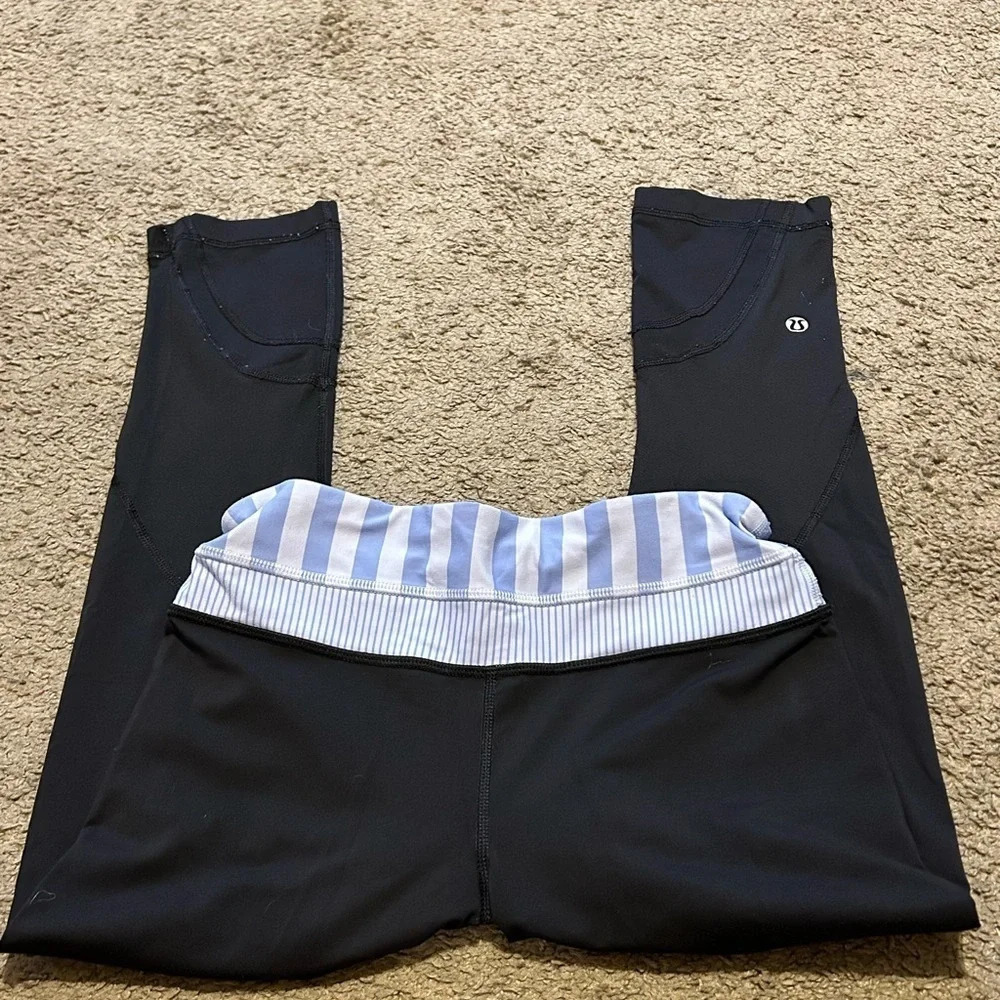 Lululemon adjustable tie Capri Leggings